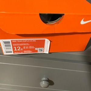 Nike team hustle little kids size 12